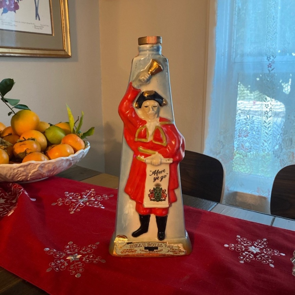 Jim Beam 1970 Ceramic Christmas Decanter